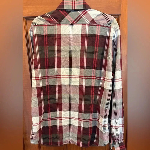Express Fitted Men’s button up red, white, black. Size xl 17-17 1/2 - Picture 2 of 4
